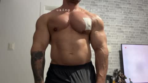 couplemuscle40 online show from November 11, 1:27 am