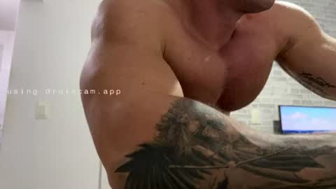 couplemuscle40 online show from June 14, 10:45 pm