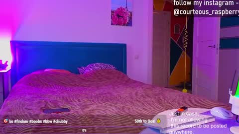 Snapshot of courteous_raspberrrry chatting on January 19, 9:22 am Rose Roys my online show from January 19, 9:22 am