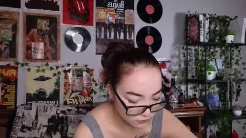 Snapshot of coventinahazleton chatting on November 18, 8:13 pm Yuna online show from November 18, 8:13 pm