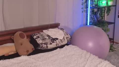 Yuna online show from December 14, 9:08 pm