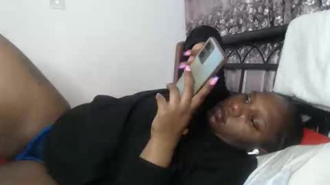 Erykah online show from October 5, 11:35 pm