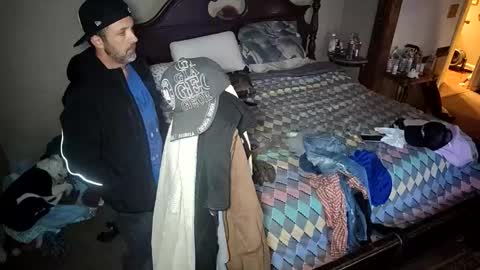 Snapshot of cpl4cplxxx chatting on February 23, 9:06 am Back Woods Couple online show from February 23, 9:06 am