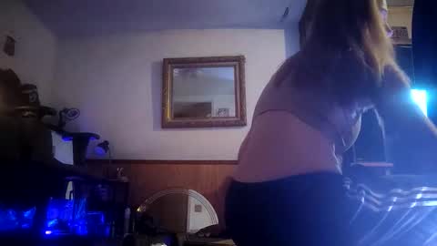 Snapshot of cpl4cplxxx chatting on March 23, 6:06 am Back Woods Couple online show from March 23, 6:06 am