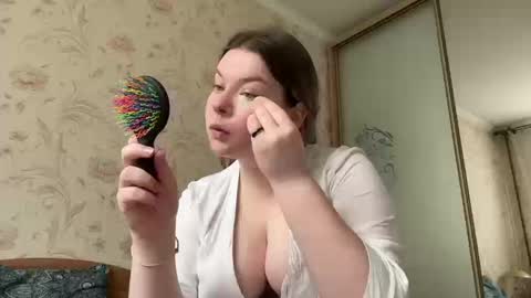 Snapshot of crave_elise chatting on September 19, 7:21 am Elise online show from September 19, 7:21 am