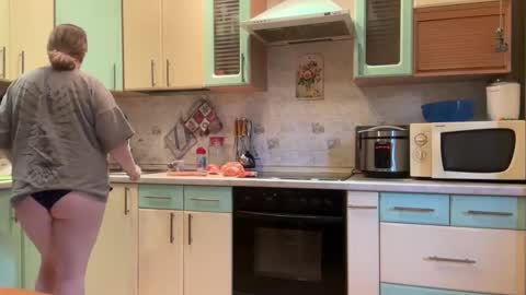 Snapshot of crave_elise chatting on September 22, 7:32 am Elise online show from September 22, 7:32 am