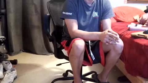 Snapshot of crazy4feetmanic chatting on February 20, 3:14 am drbucknaked online show from February 20, 3:14 am