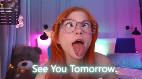 Snapshot of crazy__wine chatting on December 4, 4:21 am Sonya online show from December 4, 4:21 am