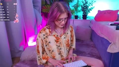 Snapshot of crazy__wine chatting on December 15, 12:07 am Sonya online show from December 15, 12:07 am