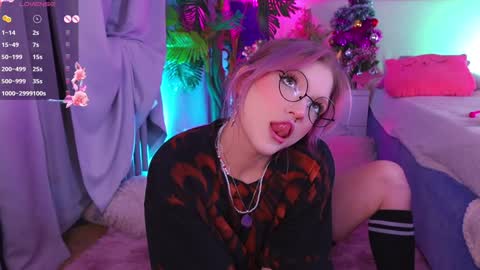 Snapshot of crazy__wine chatting on December 28, 10:23 pm Sonya online show from December 28, 10:23 pm