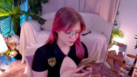 Snapshot of crazy__wine chatting on March 1, 6:54 pm Sonya online show from March 1, 6:54 pm