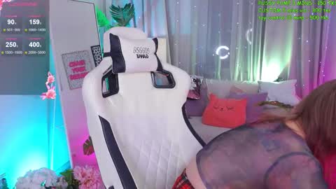 Snapshot of crazy__wine chatting on October 24, 10:17 pm Sonya online show from October 24, 10:17 pm