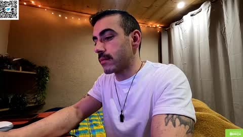 Snapshot of crazy_ignites chatting on December 27, 9:54 pm Crazy Ignites online show from December 27, 9:54 pm