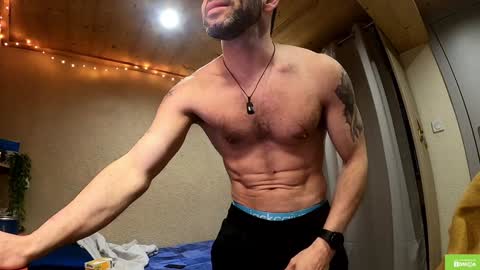 Snapshot of crazy_ignites chatting on January 16, 5:12 pm Crazy Ignites online show from January 16, 5:12 pm