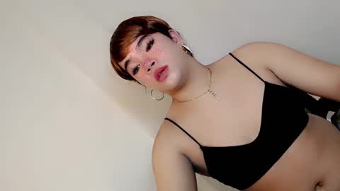 Snapshot of crazy_vixen chatting on December 10, 6:49 pm Hot Ayisha online show from December 10, 6:49 pm