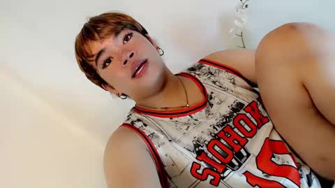 Snapshot of crazy_vixen chatting on February 4, 6:17 pm Hot Ayisha online show from February 4, 6:17 pm