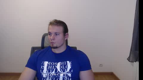 Snapshot of crazyangel8 chatting on December 19, 8:02 pm crazyangel8 online show from December 19, 8:02 pm