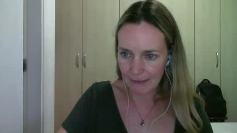 Anny online show from February 18, 9:09 pm