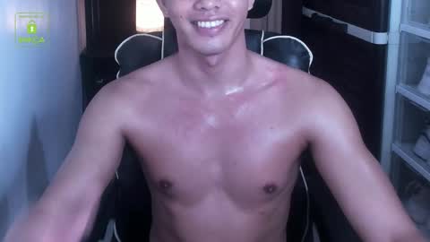 Snapshot of crazyasiancum chatting on November 4, 5:50 am Zion online show from November 4, 5:50 am