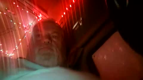 Snapshot of crazybob2001 chatting on November 2, 7:55 am crazybob2001 online show from November 2, 7:55 am