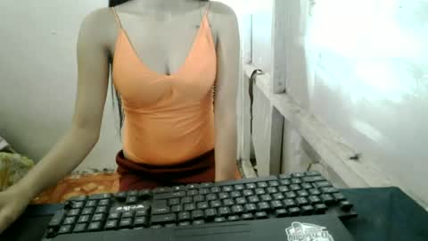 Snapshot of crazychicks4u chatting on July 5, 2:29 am crazychicks4u online show from July 5, 2:29 am