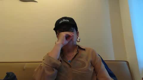 Snapshot of crazychika chatting on April 28, 9:03 am Kelly online show from April 28, 9:03 am