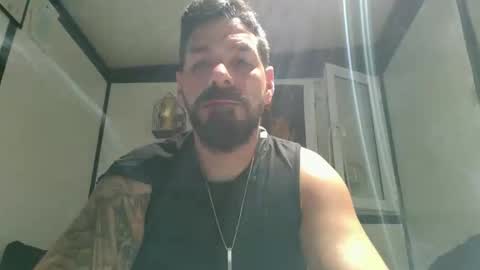 Snapshot of crazycouple1011 chatting on October 4, 1:25 am funcouple online show from October 4, 1:25 am