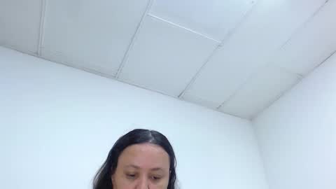 Snapshot of crazyonme chatting on November 30, 5:11 am diosalinda online show from November 30, 5:11 am