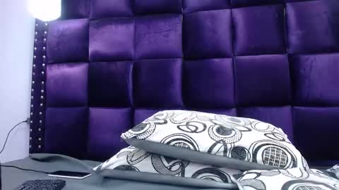 Snapshot of crazyonme chatting on December 17, 8:04 pm diosalinda online show from December 17, 8:04 pm