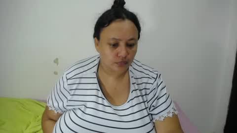 Snapshot of crazyonme chatting on July 2, 7:20 pm diosalinda online show from July 2, 7:20 pm