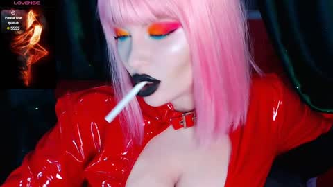 Snapshot of crazypinkyball chatting on December 20, 12:16 pm Roxy online show from December 20, 12:16 pm