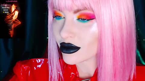 Snapshot of crazypinkyball chatting on December 28, 12:56 pm Roxy online show from December 28, 12:56 pm