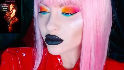 Snapshot of crazypinkyball chatting on December 29, 12:34 pm Roxy online show from December 29, 12:34 pm