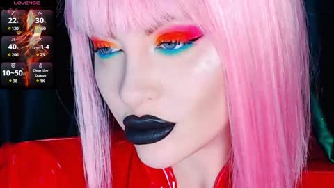 Snapshot of crazypinkyball chatting on January 16, 12:53 pm Roxy online show from January 16, 12:53 pm