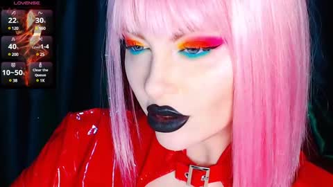 Snapshot of crazypinkyball chatting on January 23, 1:45 pm Roxy online show from January 23, 1:45 pm