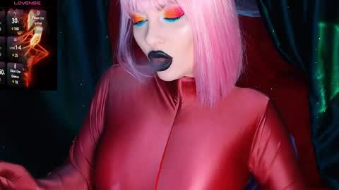 Snapshot of crazypinkyball chatting on February 11, 2:35 pm Roxy online show from February 11, 2:35 pm