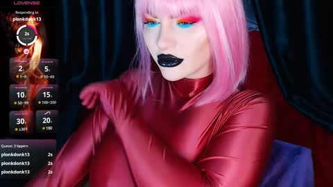 Snapshot of crazypinkyball chatting on February 14, 1:40 pm Roxy online show from February 14, 1:40 pm