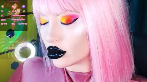 Snapshot of crazypinkyball chatting on September 11, 3:12 pm Roxy online show from September 11, 3:12 pm