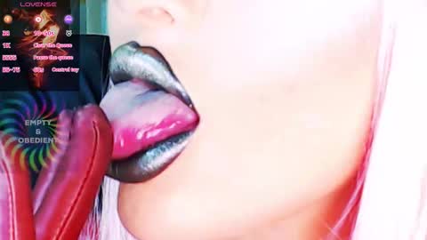 Snapshot of crazypinkyball chatting on September 19, 2:51 pm Roxy online show from September 19, 2:51 pm