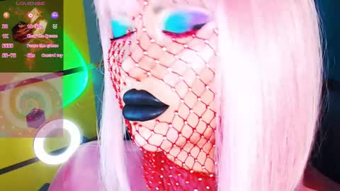 Snapshot of crazypinkyball chatting on September 23, 3:37 pm Roxy online show from September 23, 3:37 pm