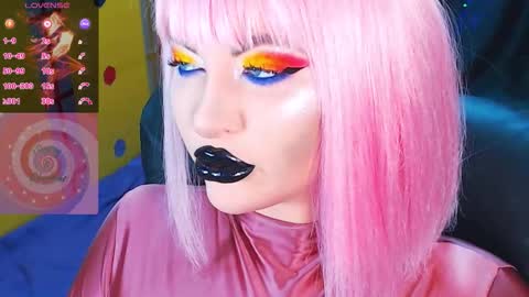 Snapshot of crazypinkyball chatting on October 17, 8:28 am Roxy online show from October 17, 8:28 am