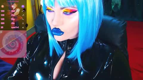 Snapshot of crazypinkyball chatting on October 24, 2:02 pm Roxy online show from October 24, 2:02 pm