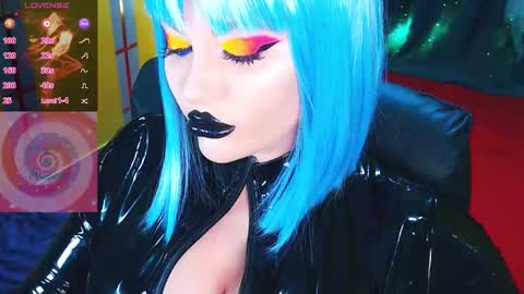 Snapshot of crazypinkyball chatting on October 28, 2:20 pm Roxy online show from October 28, 2:20 pm