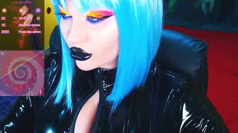 Snapshot of crazypinkyball chatting on October 30, 1:45 pm Roxy online show from October 30, 1:45 pm