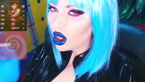 Roxy online show from November 30, 2:10 pm