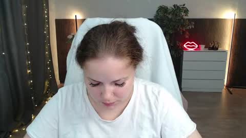 Crazyy Girl  online show from June 26, 3:00 am