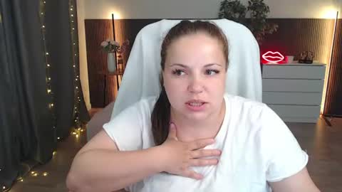 Crazyy Girl  online show from July 1, 4:03 am