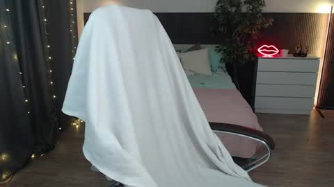Crazyy Girl  online show from July 8, 1:54 am