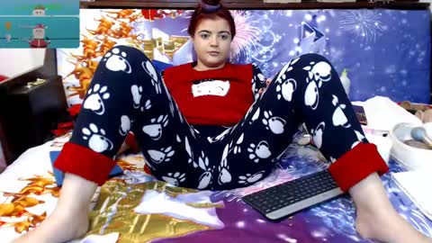 Snapshot of crazzy_pussy chatting on December 30, 9:50 pm Ana  online show from December 30, 9:50 pm