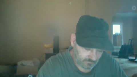 Snapshot of cre9876 chatting on November 24, 4:40 pm alway horny online show from November 24, 4:40 pm